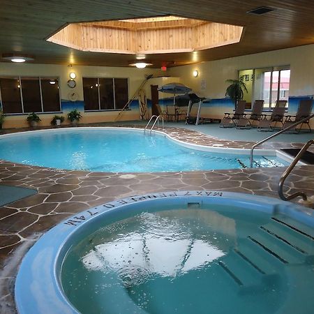 Canway Inn & Suites Dauphin Buitenkant foto