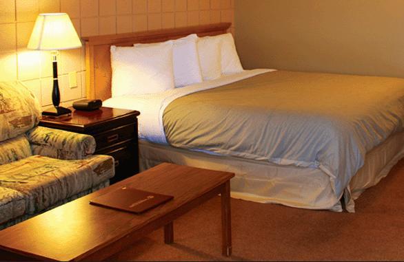 Canway Inn & Suites Dauphin Buitenkant foto