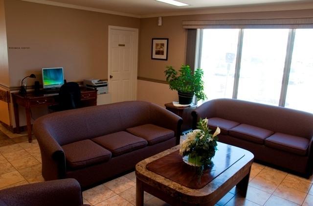Canway Inn & Suites Dauphin Buitenkant foto
