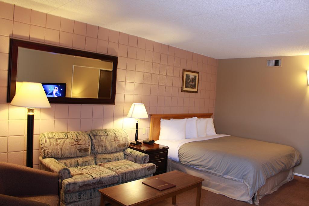 Canway Inn & Suites Dauphin Buitenkant foto