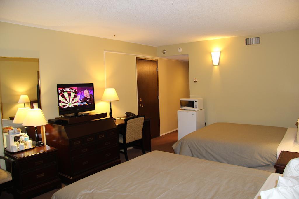 Canway Inn & Suites Dauphin Buitenkant foto