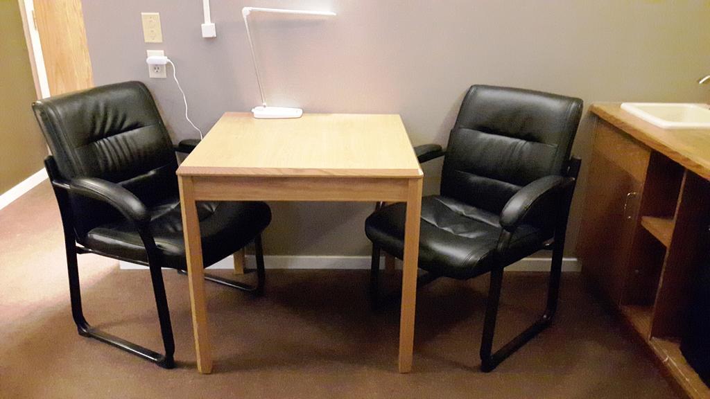 Canway Inn & Suites Dauphin Buitenkant foto