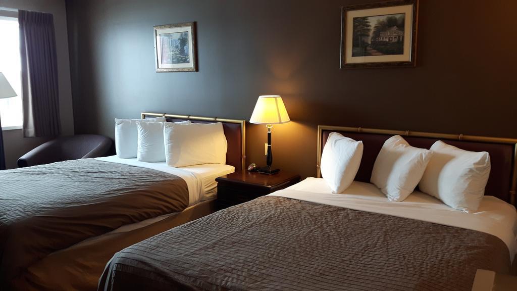 Canway Inn & Suites Dauphin Buitenkant foto